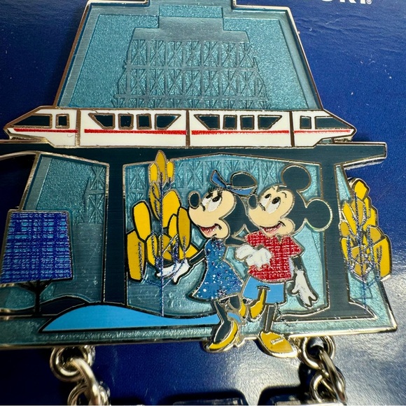 NWT. Disney pin trading. Contemporary resort pin with Mickey and Minnie Mouse - Picture 3 of 7